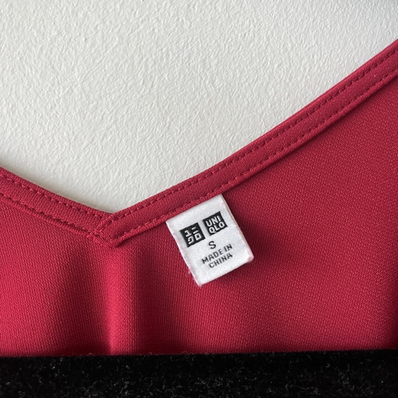 Uniqlo red dress shirt with bell sleeves, size medium - Picture 3 of 3